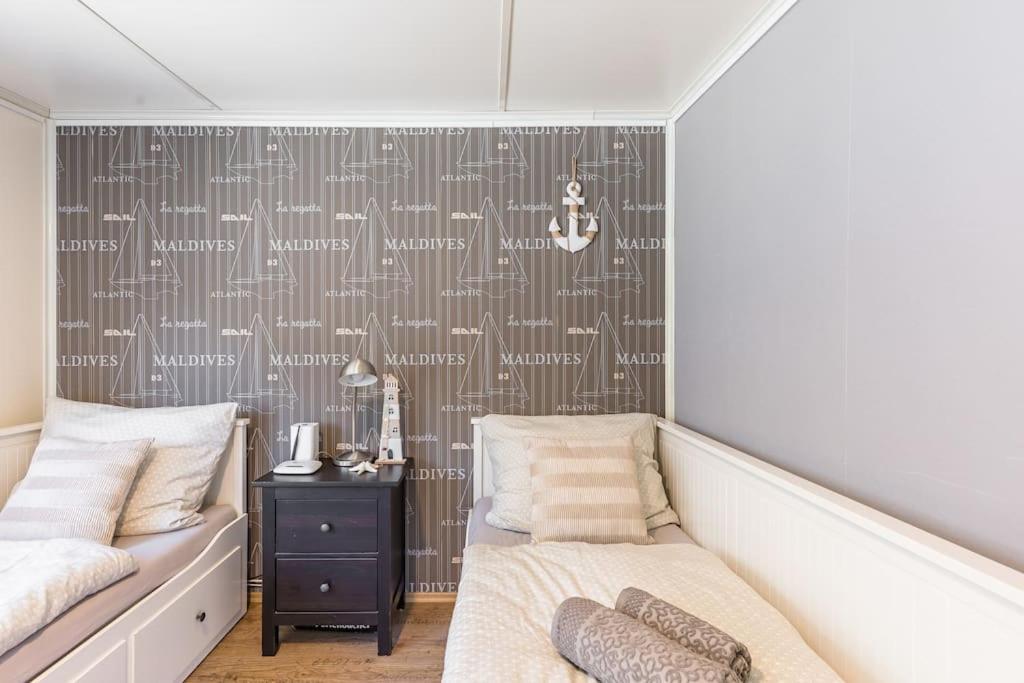 Ocarujuci Houseboat Na Dunaji Bratislava Esterno foto